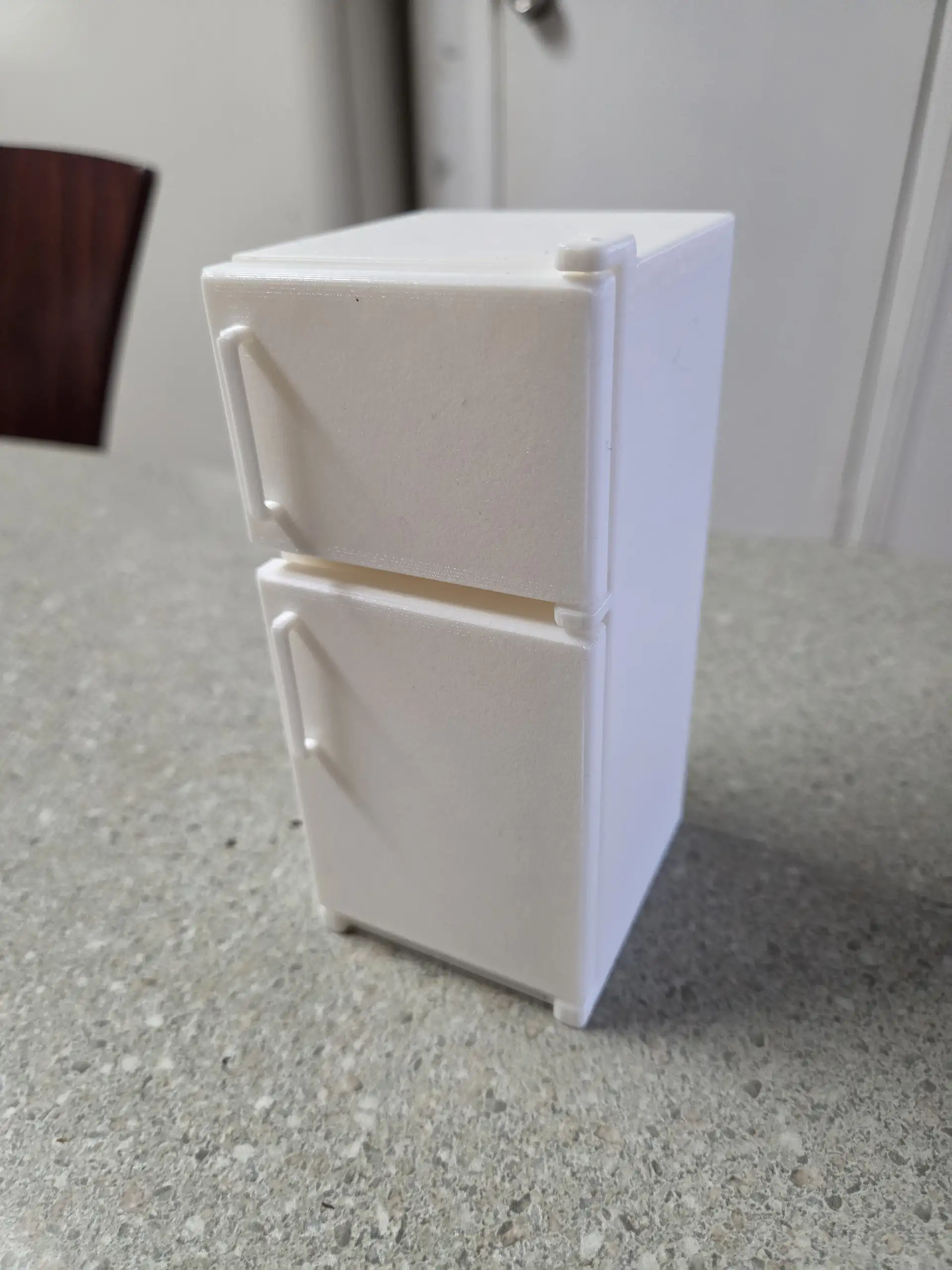 3D printed miniature fridge with working freezer and refrigerator doors