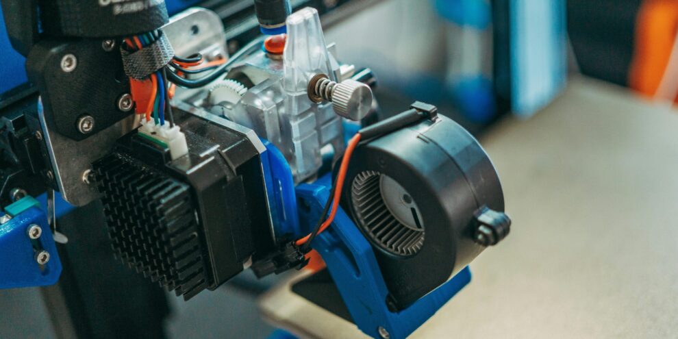 Bowden tube feeding system connecting extruder to 3D printer hotend